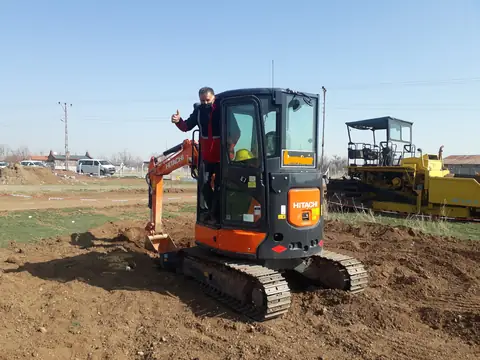 Uygulama alanında mini ekskavatör