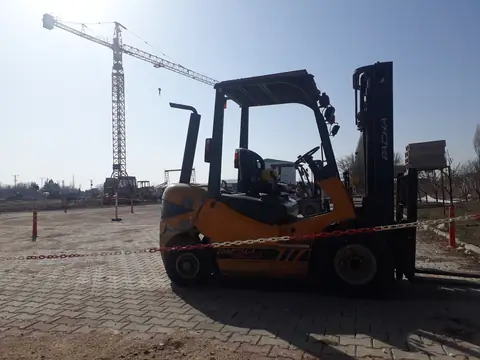 Uygulama alanında forklift